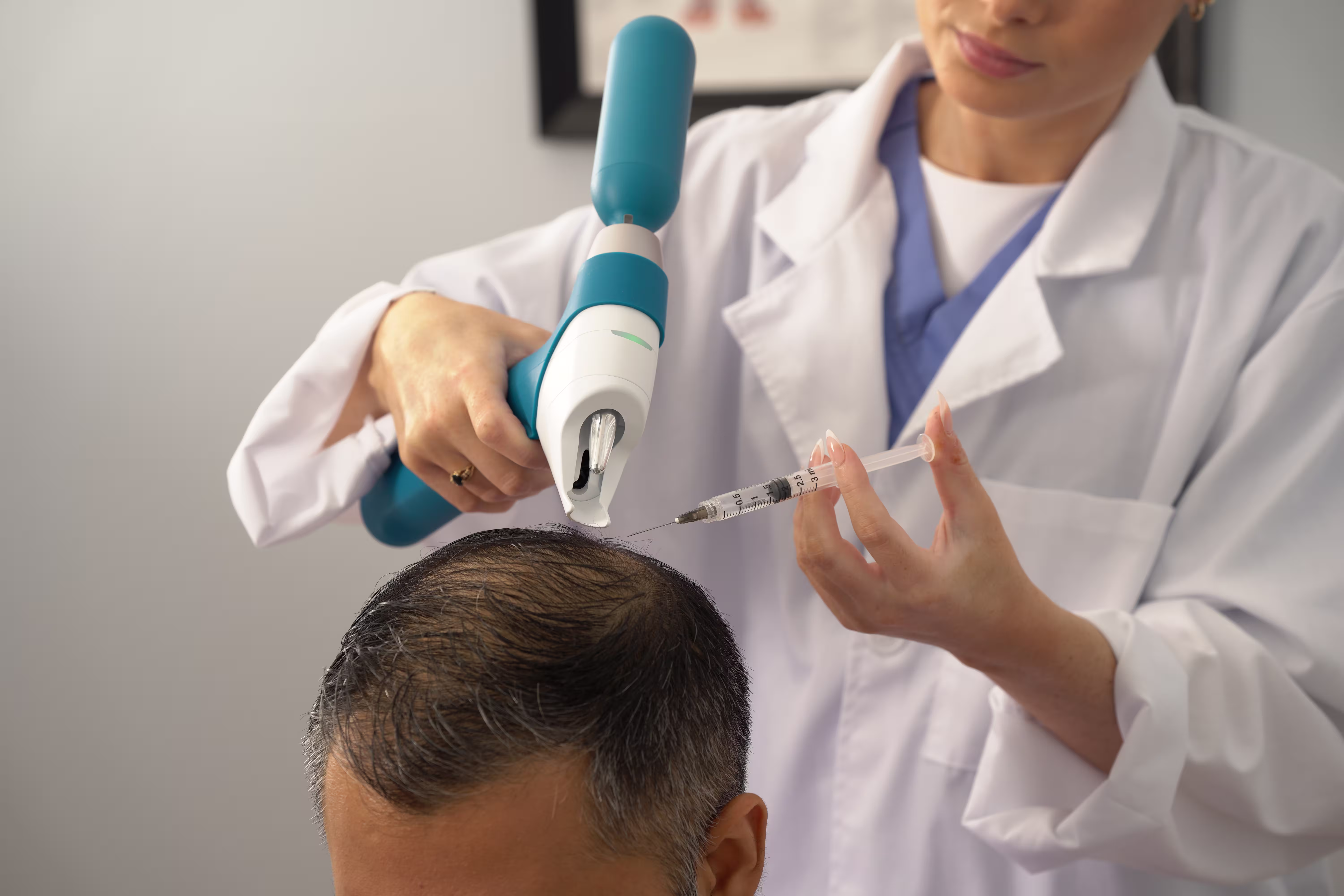 TargetCool Poke being used on a patient’s keloid